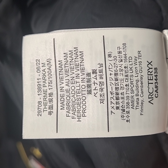 Arc'teryx Therme Parka Men's - Black - Season Pre-2025 - Picture 10 of 12
